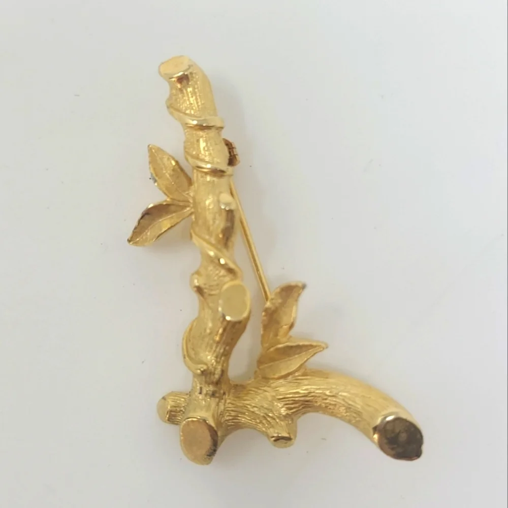 Vintage Sarah Coventry 1960's signed letter L pin brooch bamboo vine‎ design